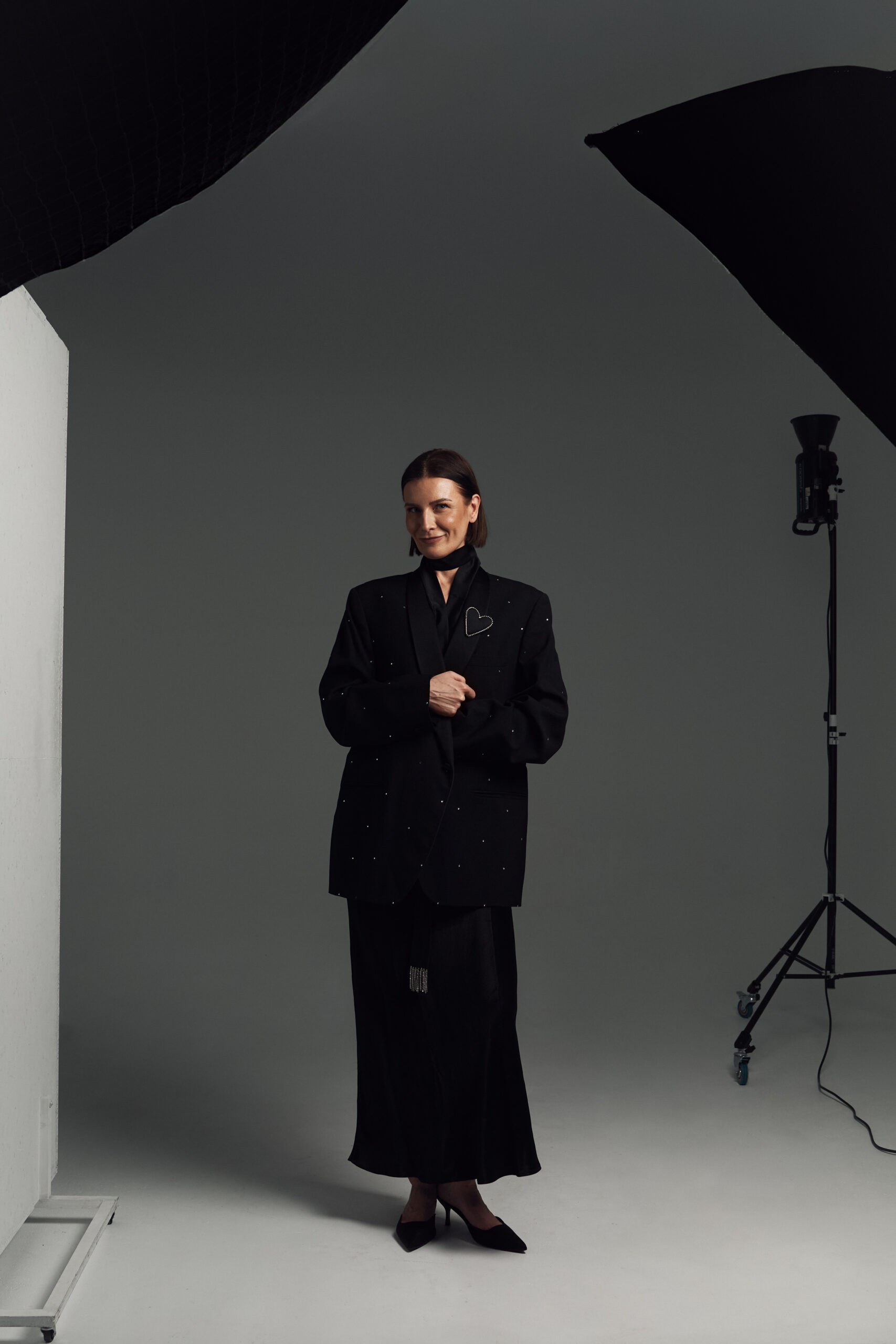 anna babinska zdjecie czarna marynarka sesja scaled